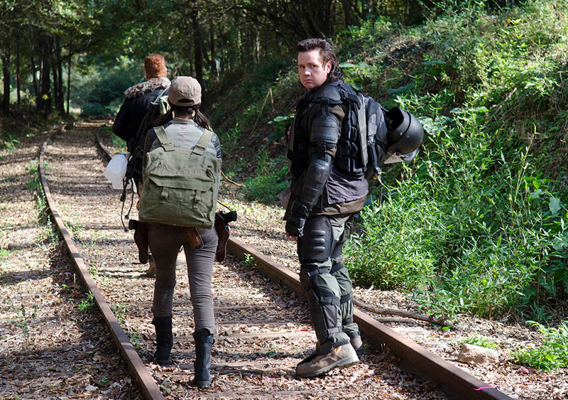 Illustration for article titled Oh God, The Walking Dead Is Setting Us Up For a Brutal Season Finale
